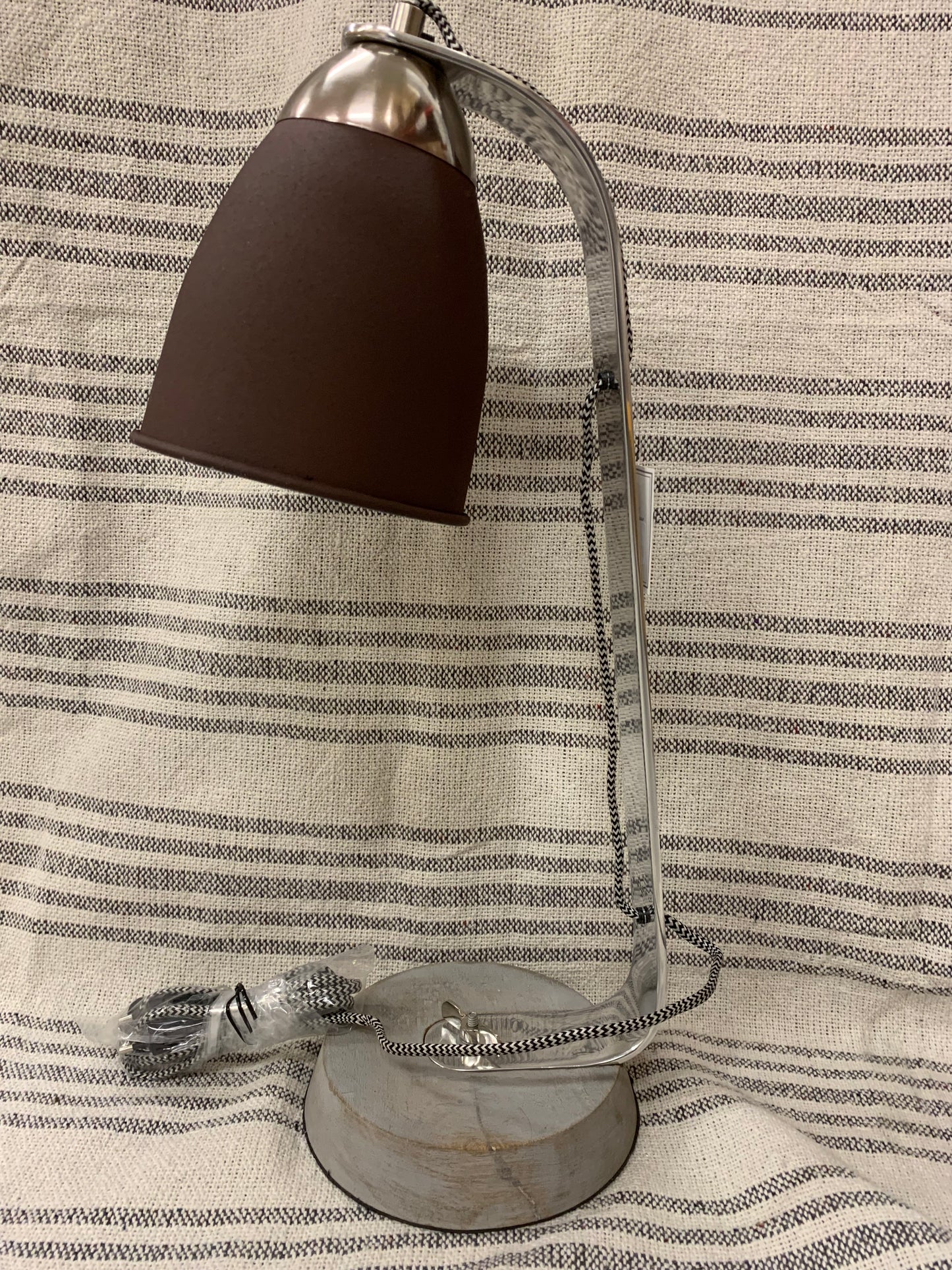 San Rafael laualamp pruun