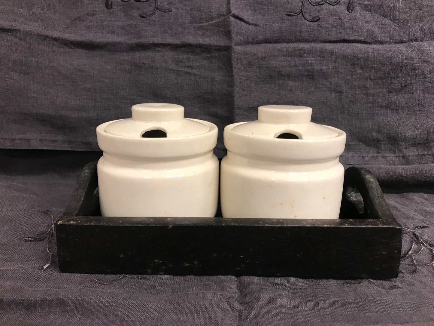 Kjökkenkos moosipurgid puidust alusega