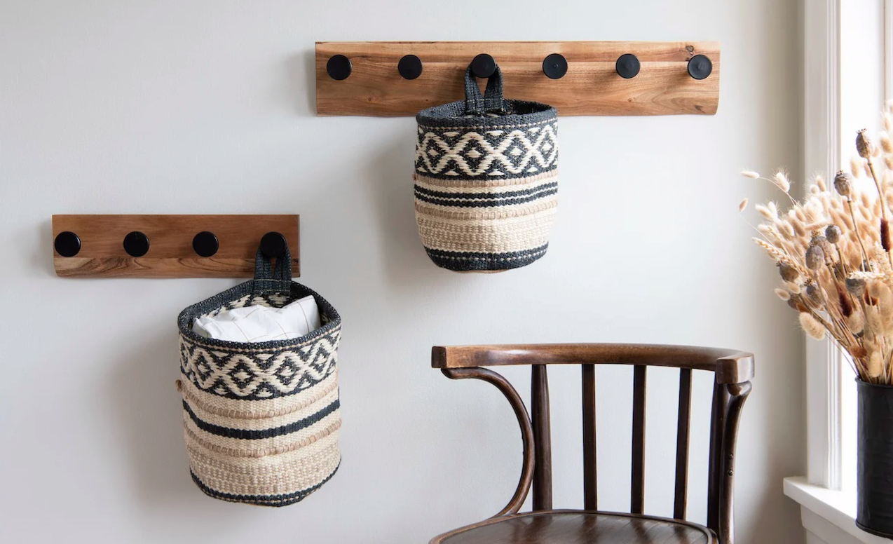 Dotsi konksurida 4 konksuga