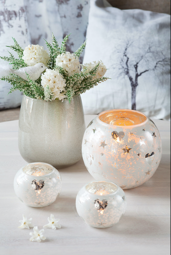 Dream ümmargune teeküünlaalus tähtede ja südametega, 2 tk